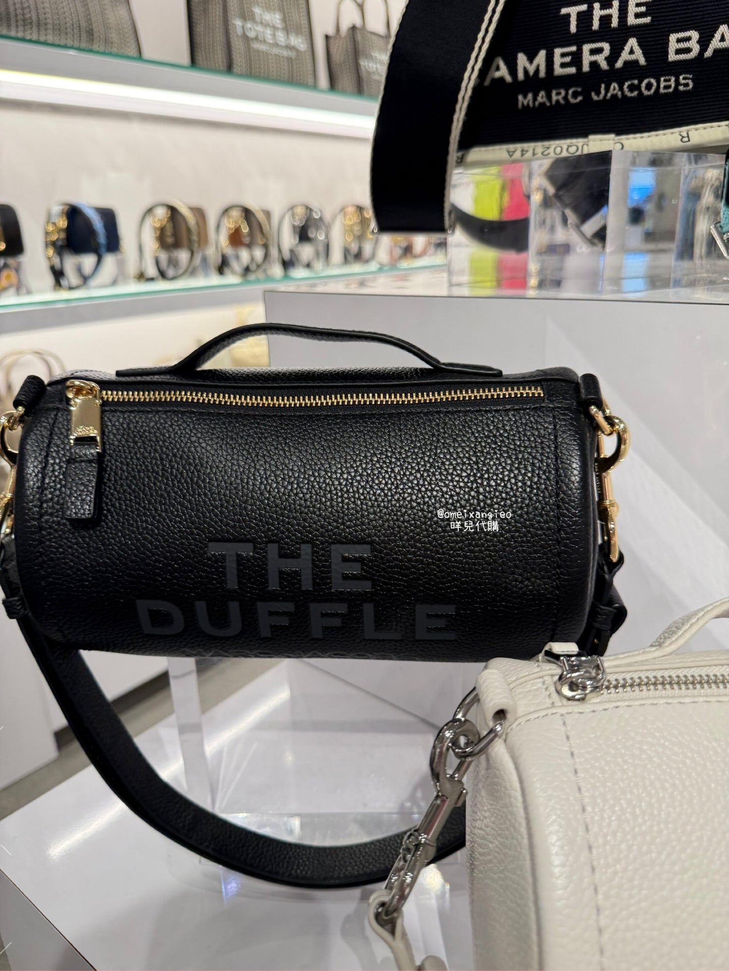 Marc Jacobs 小馬克 THE DUFFLE 圓筒包