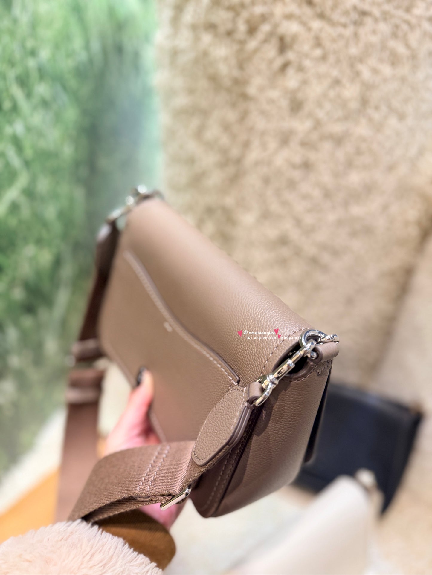 Tory Burch Thea 掀蓋郵差包 斜背包