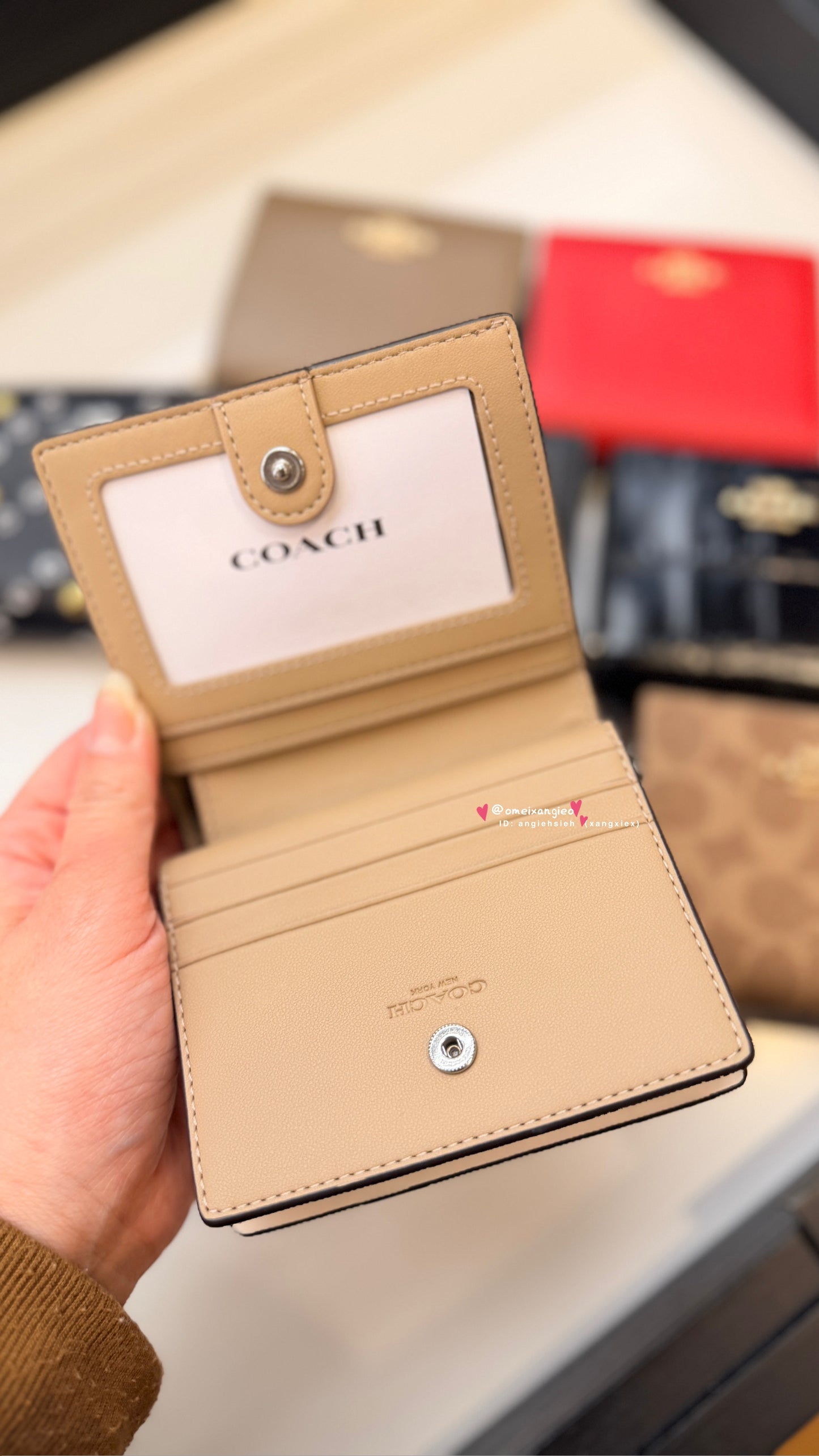 Coach 經典款小短夾