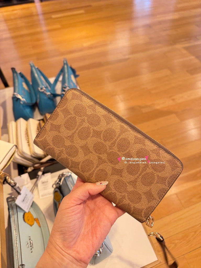 Coach x Snoopy 手拿拉鏈長夾