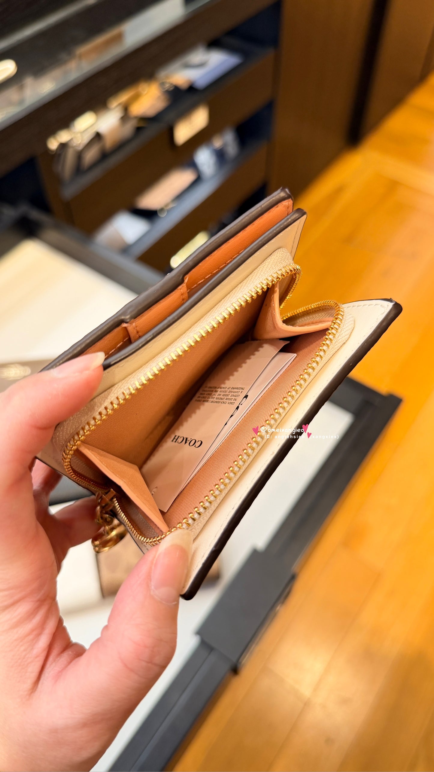 Coach 經典款小短夾