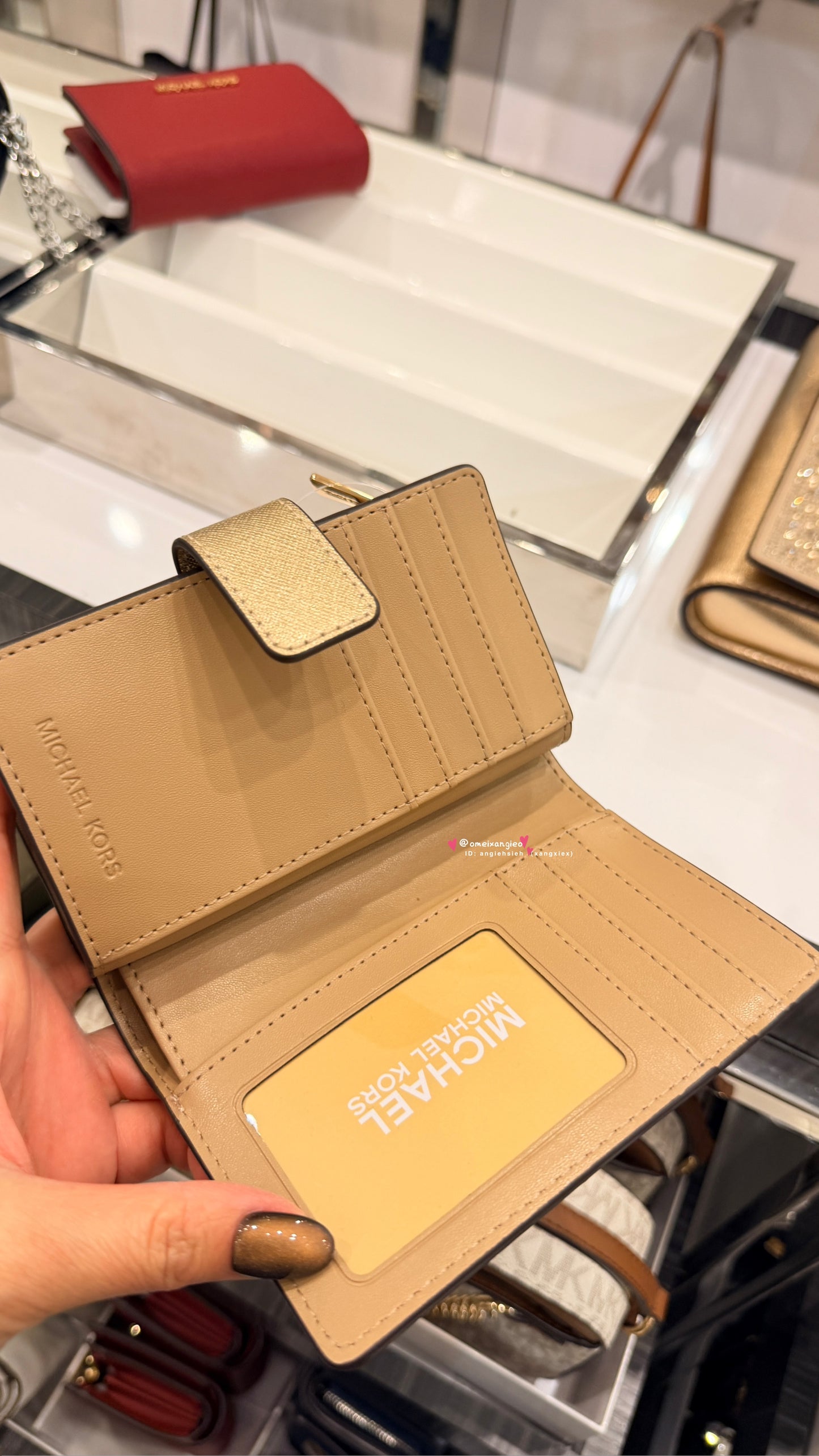 Michael Kors MK 防刮皮革中夾