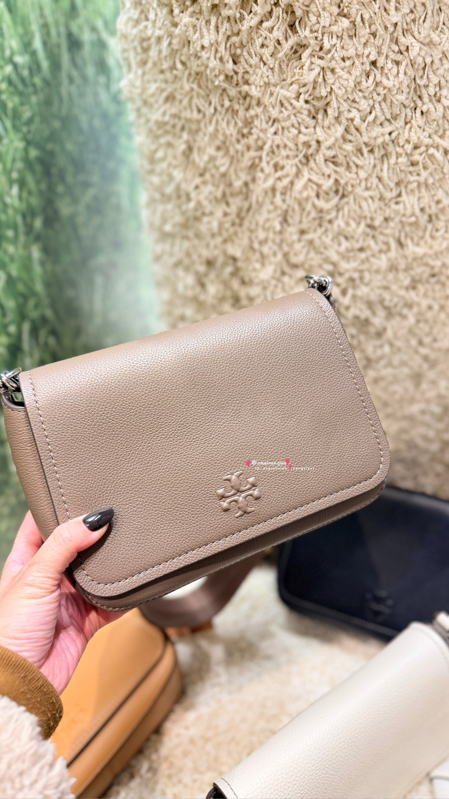 Tory Burch Thea 掀蓋郵差包 斜背包