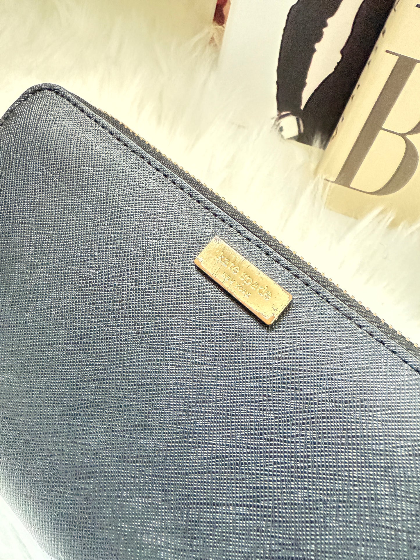 Kate Spade 黑色 防刮拉鏈長夾 （瑕疵出清）