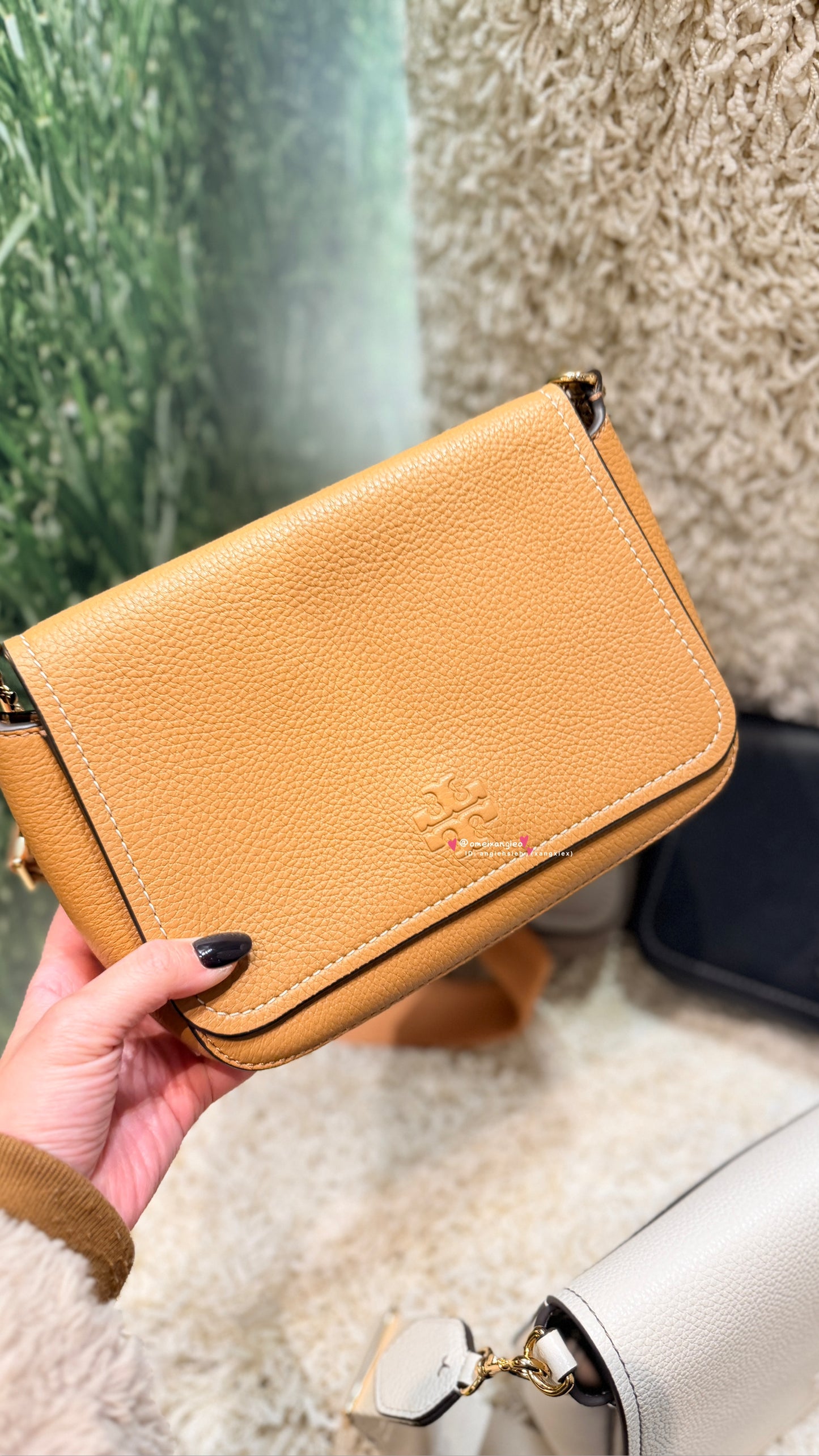 Tory Burch Thea 掀蓋郵差包 斜背包