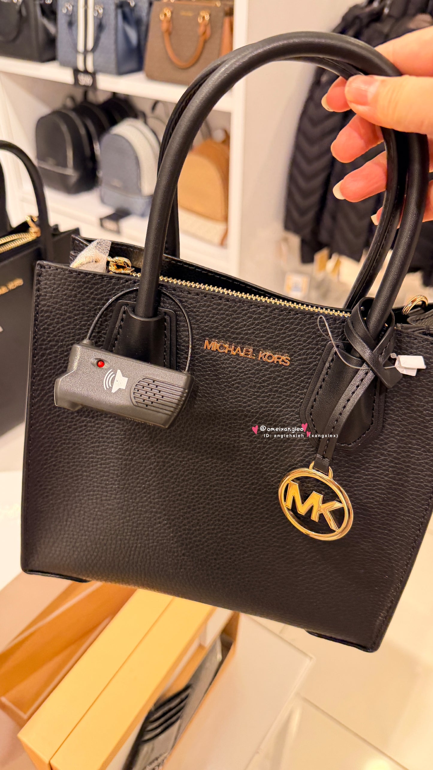 Michael Kors Mercer 三層紙袋包