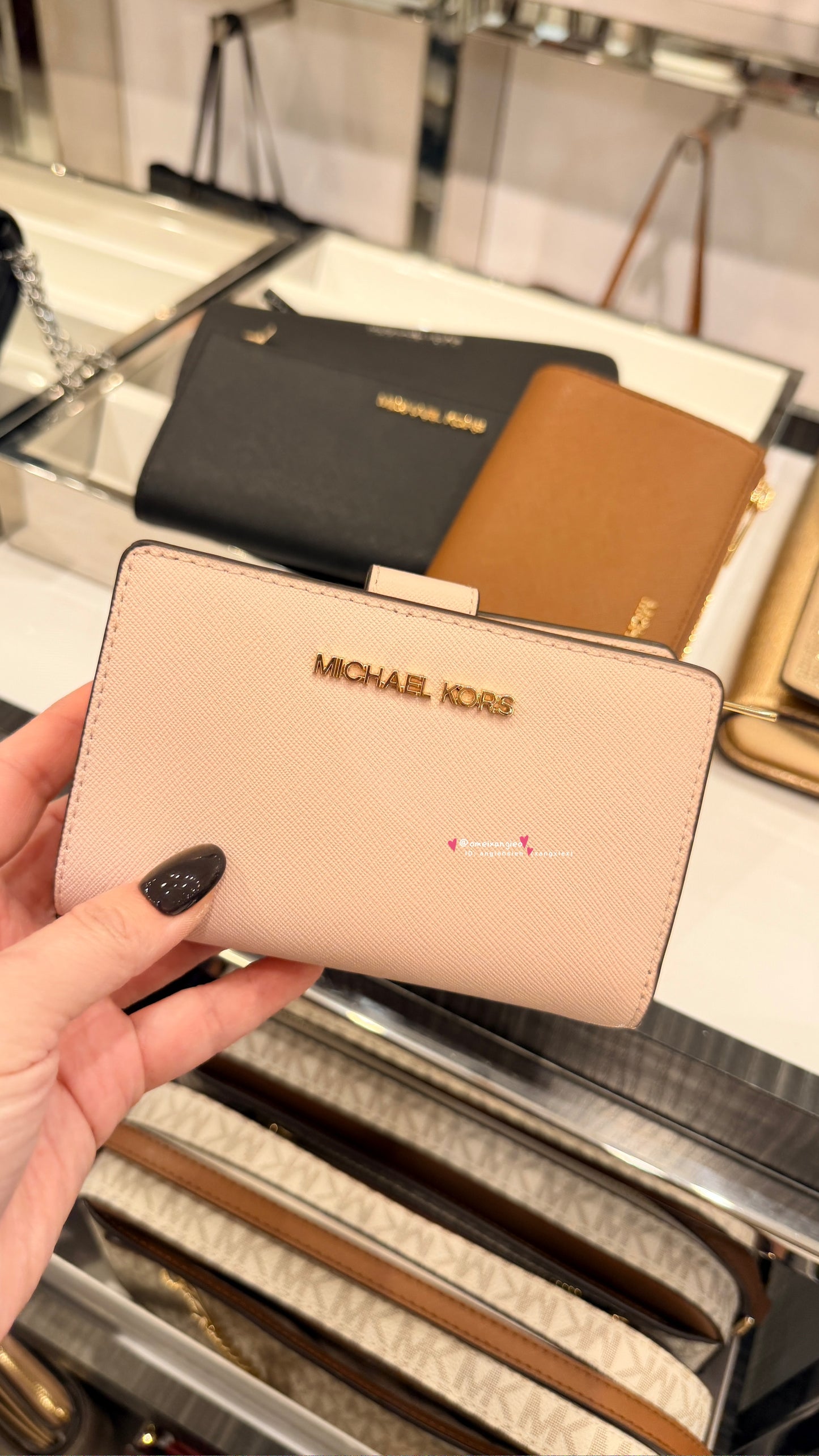 Michael Kors MK 防刮皮革中夾