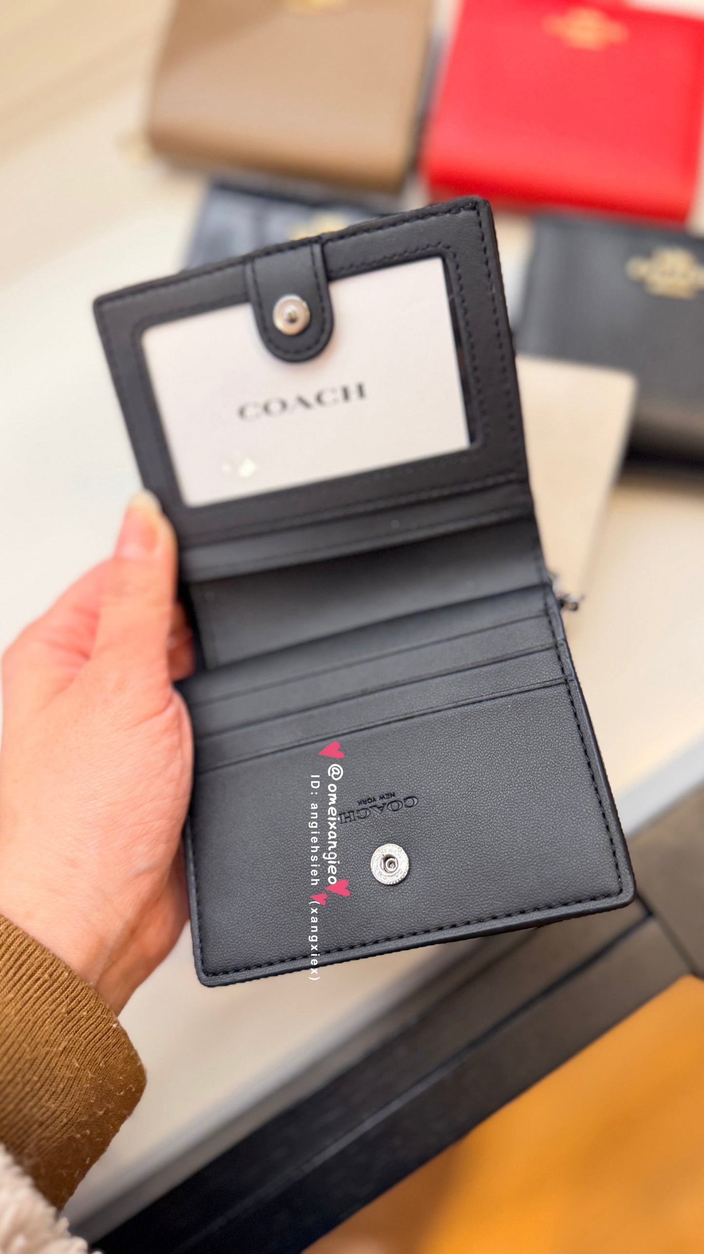 Coach 經典款小短夾