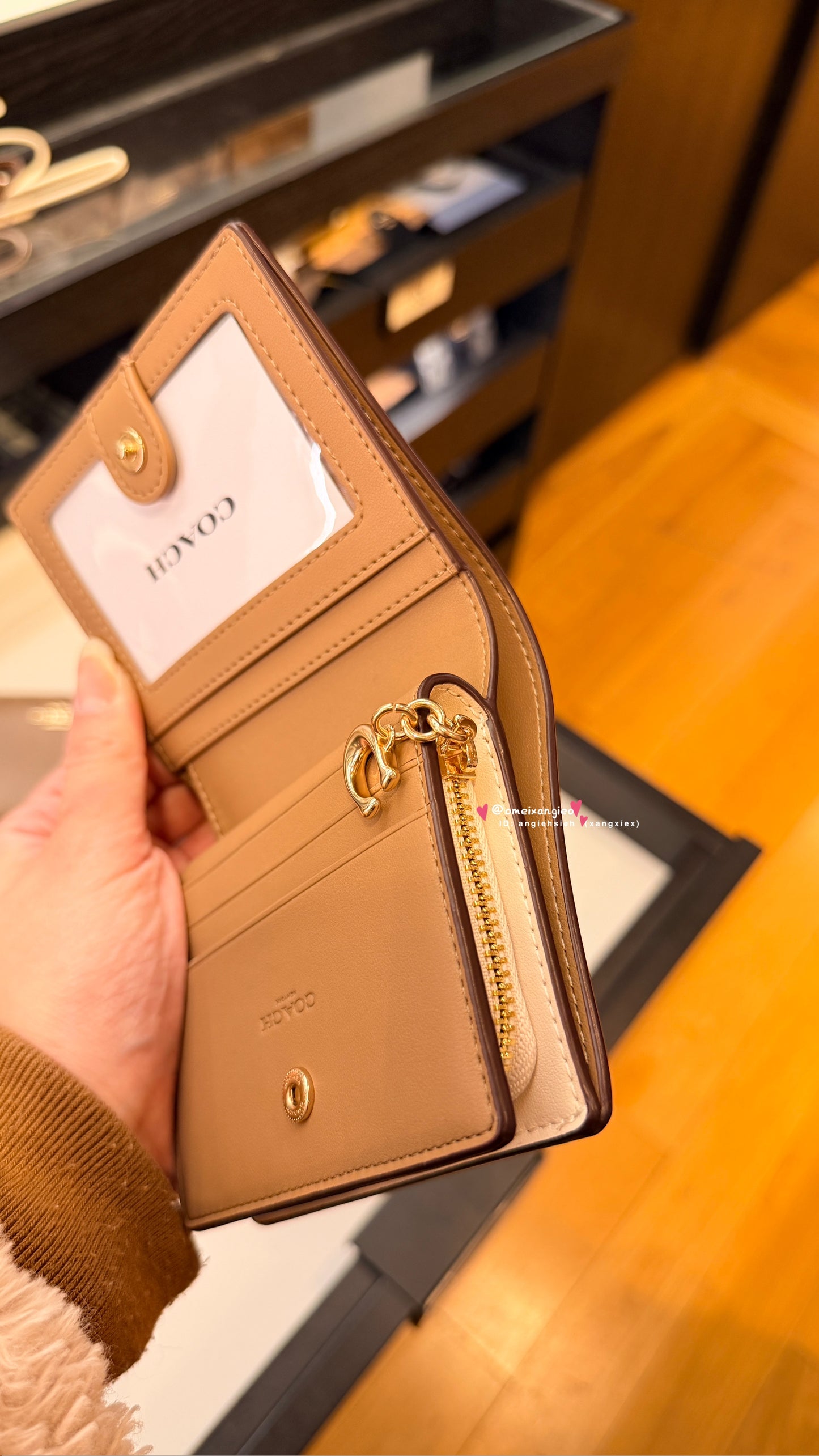 Coach 經典款小短夾