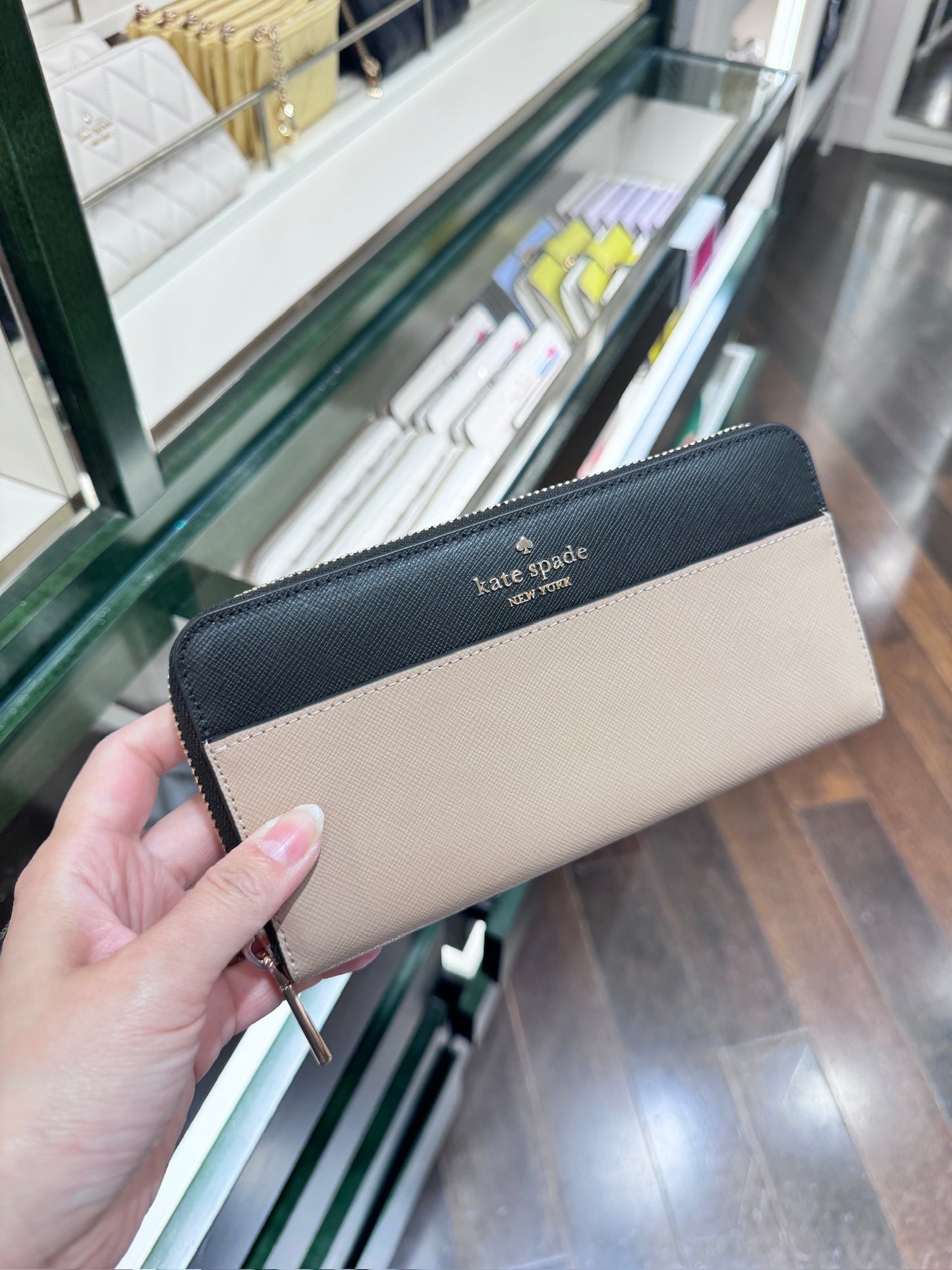 Kate Spade 防刮皮革拉鍊長夾