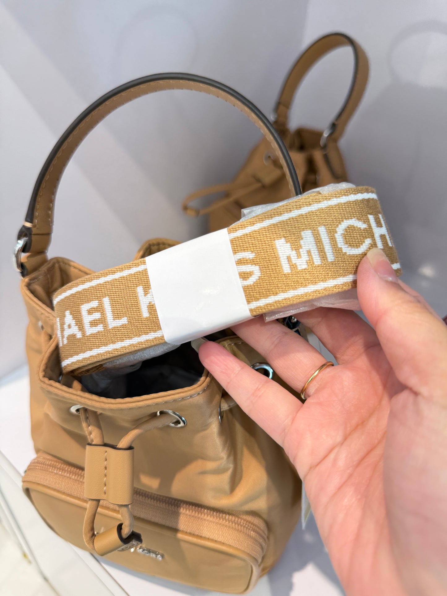 Michael KORS 尼龍水桶包