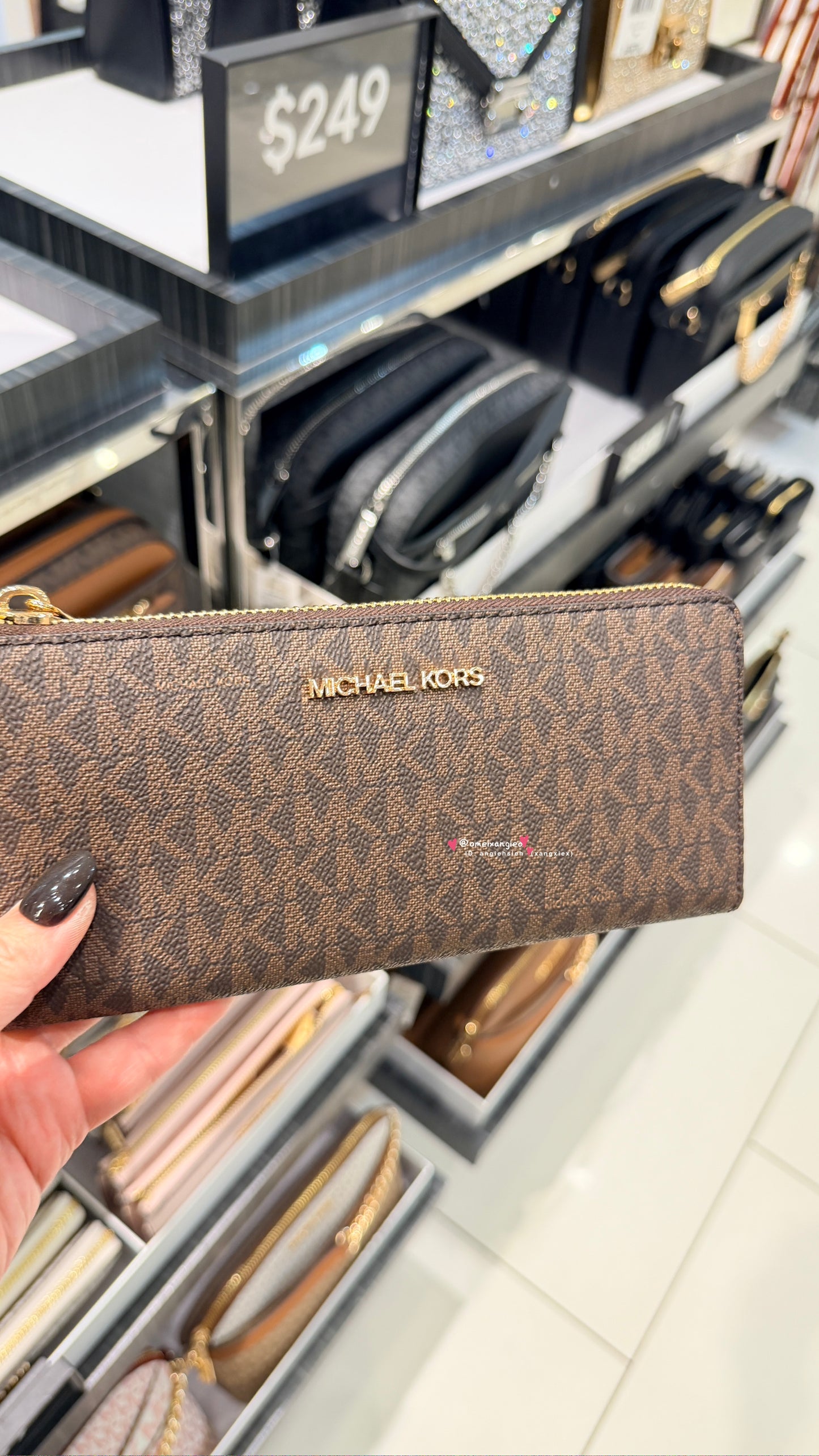 Michael Kors MK 防刮皮革拉鏈長夾
