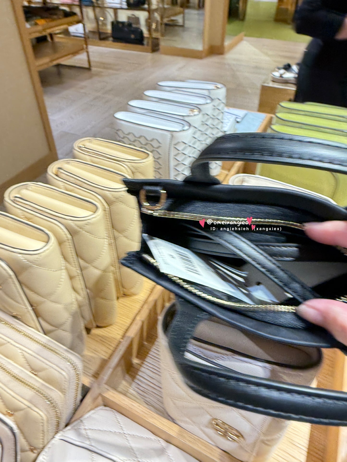 Tory Burch 黑色尼龍托特包