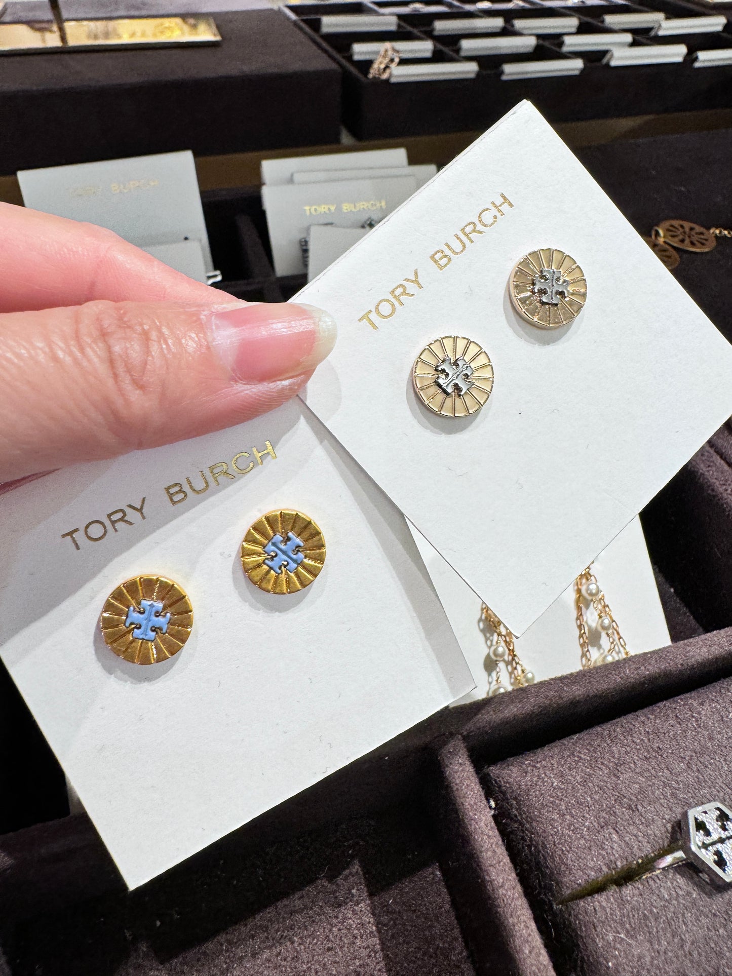 Tory Burch 貝殼感 耳環