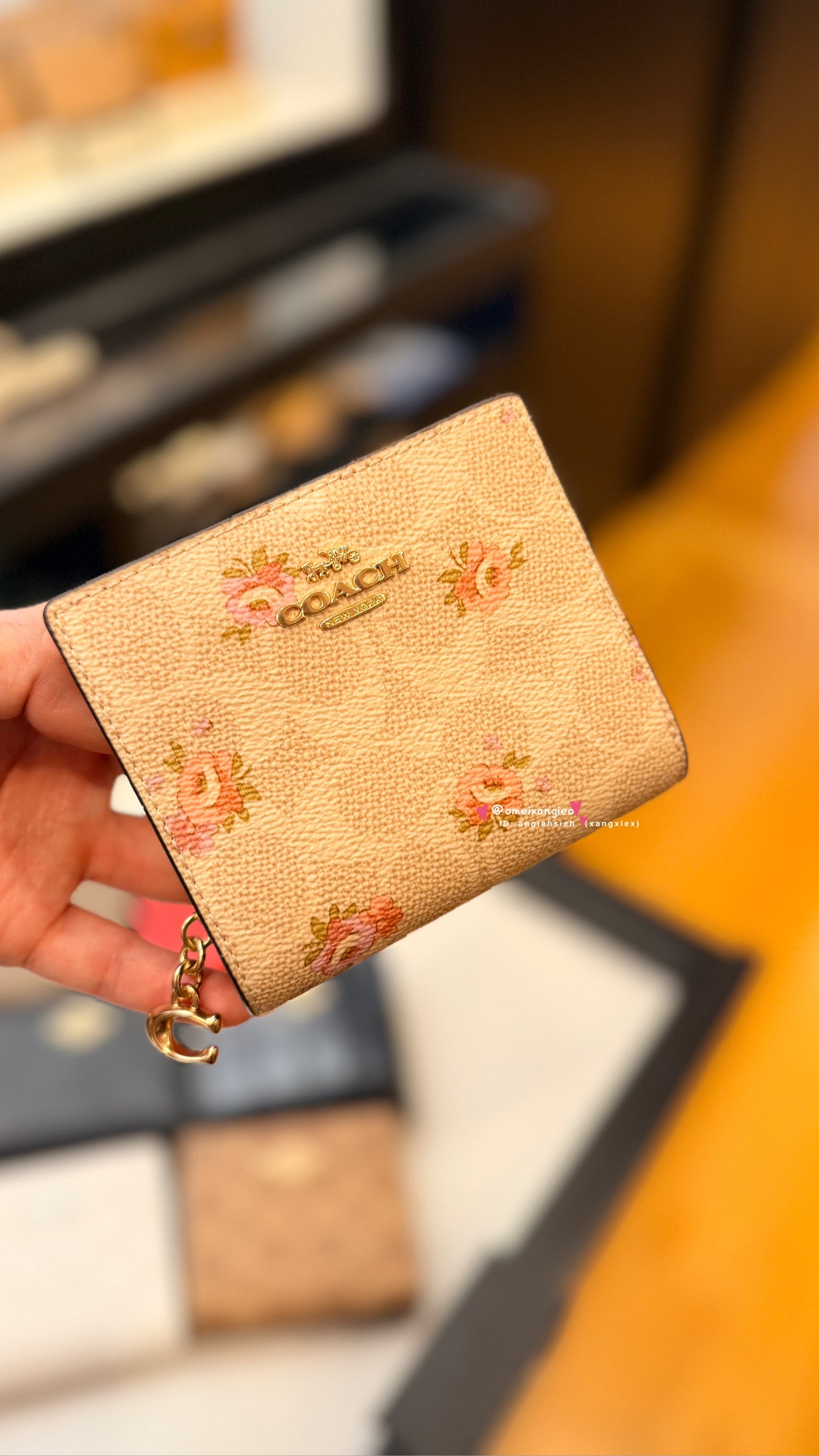 Coach 經典款小短夾