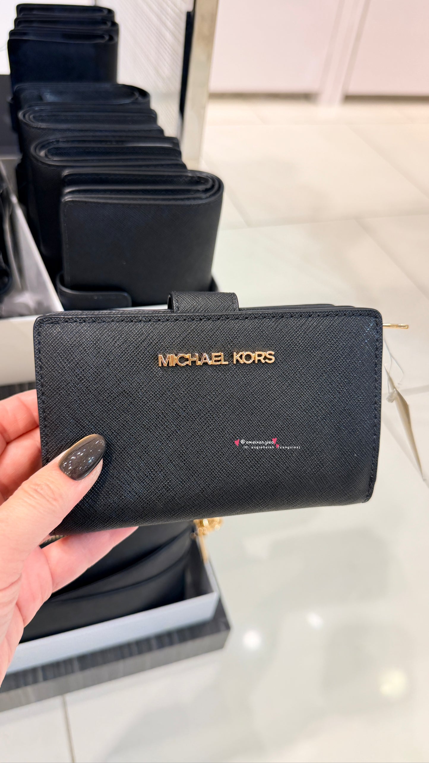 Michael Kors MK 防刮皮革中夾