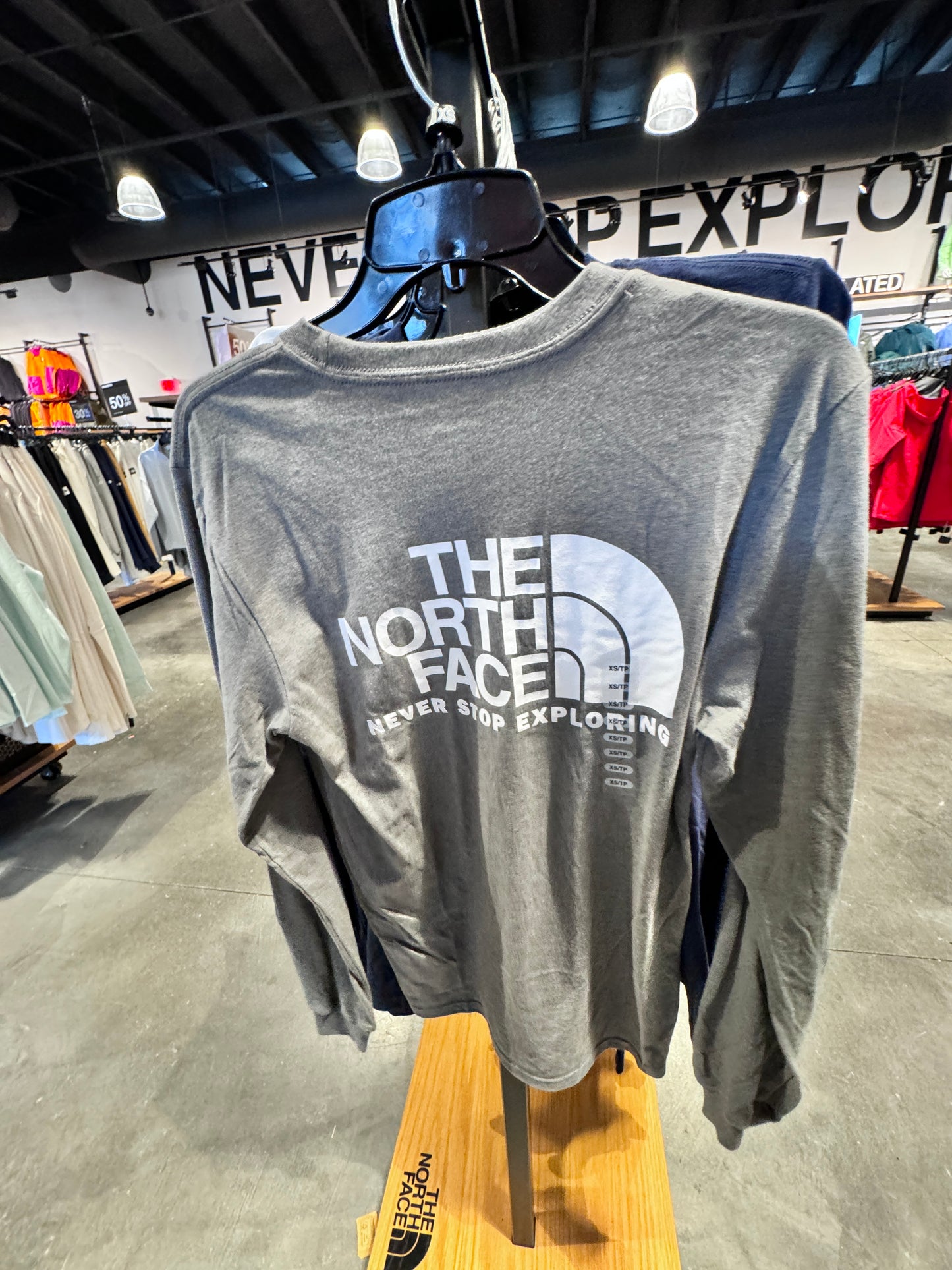 「預購」北臉 The North Face 背面大logo 女款長T