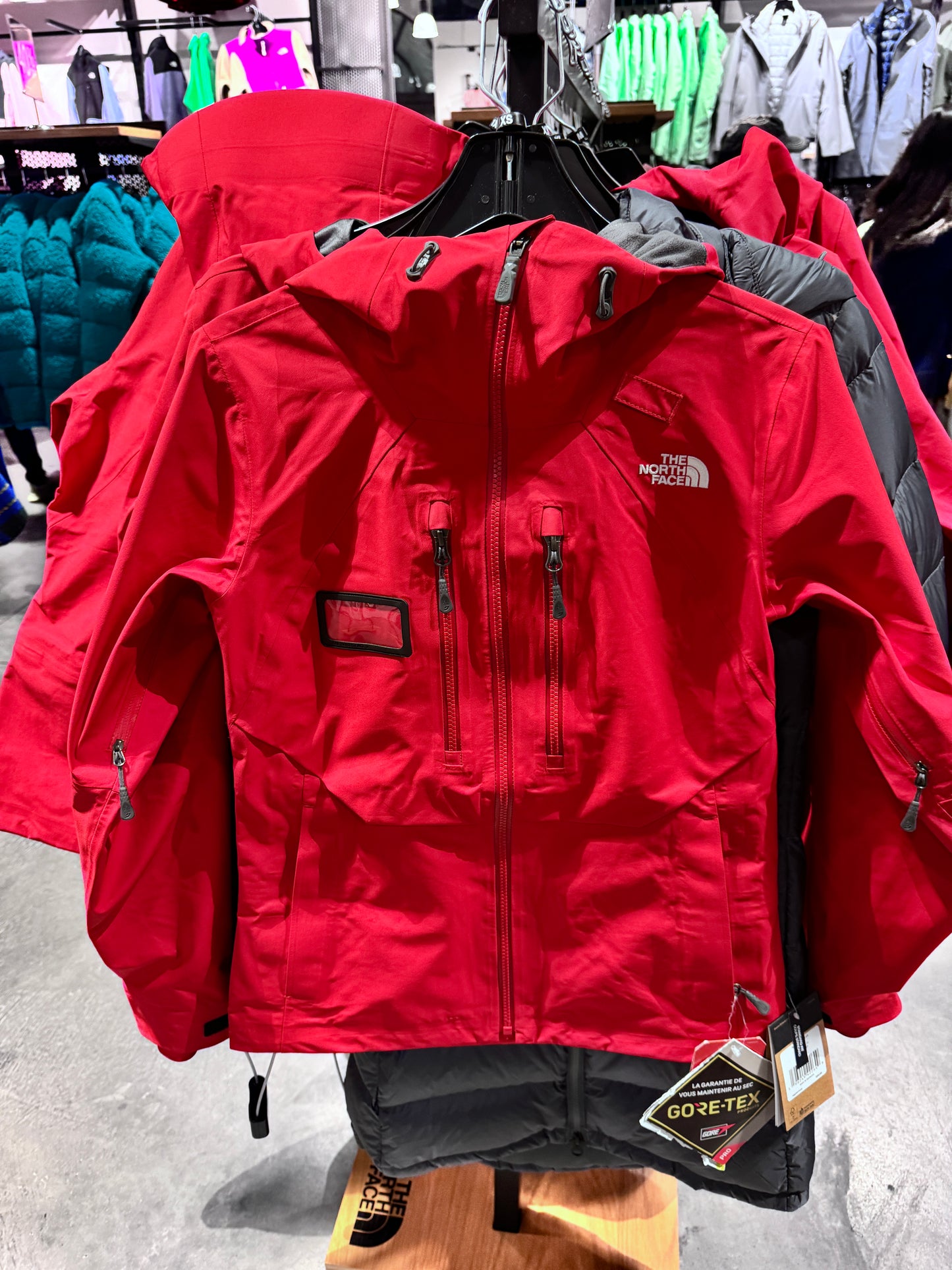 北臉 the north face 女款 紅色 多口袋風衣外頭